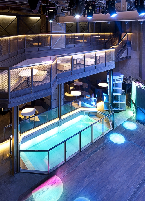 club-octagon-balcony